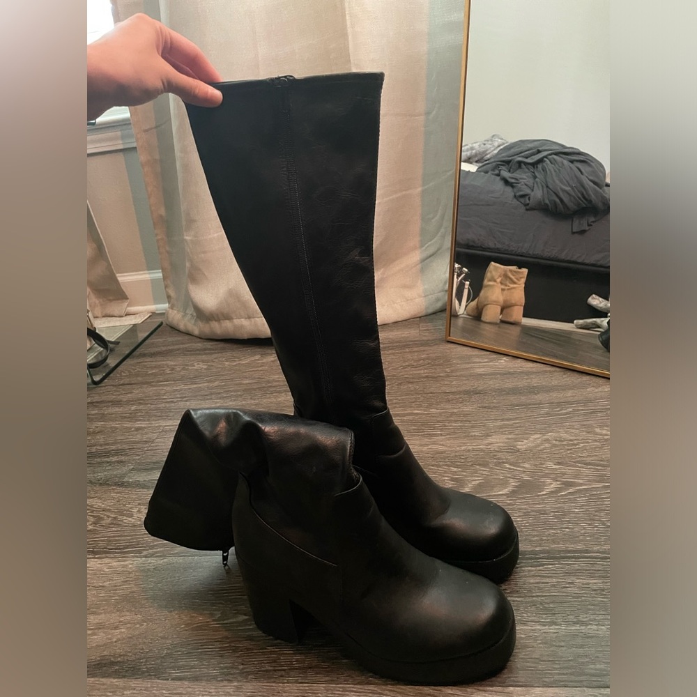 SODA Women’s Knee High Boots